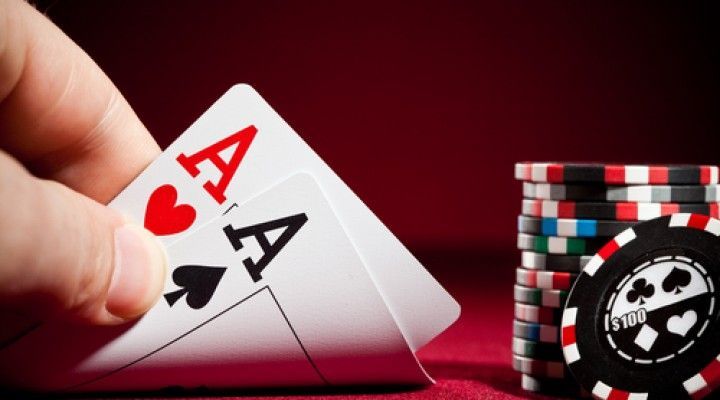 Cómo jugar al póker: las reglas del juego de cartas